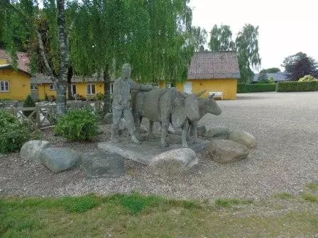 Jelling (c) neandertours.com